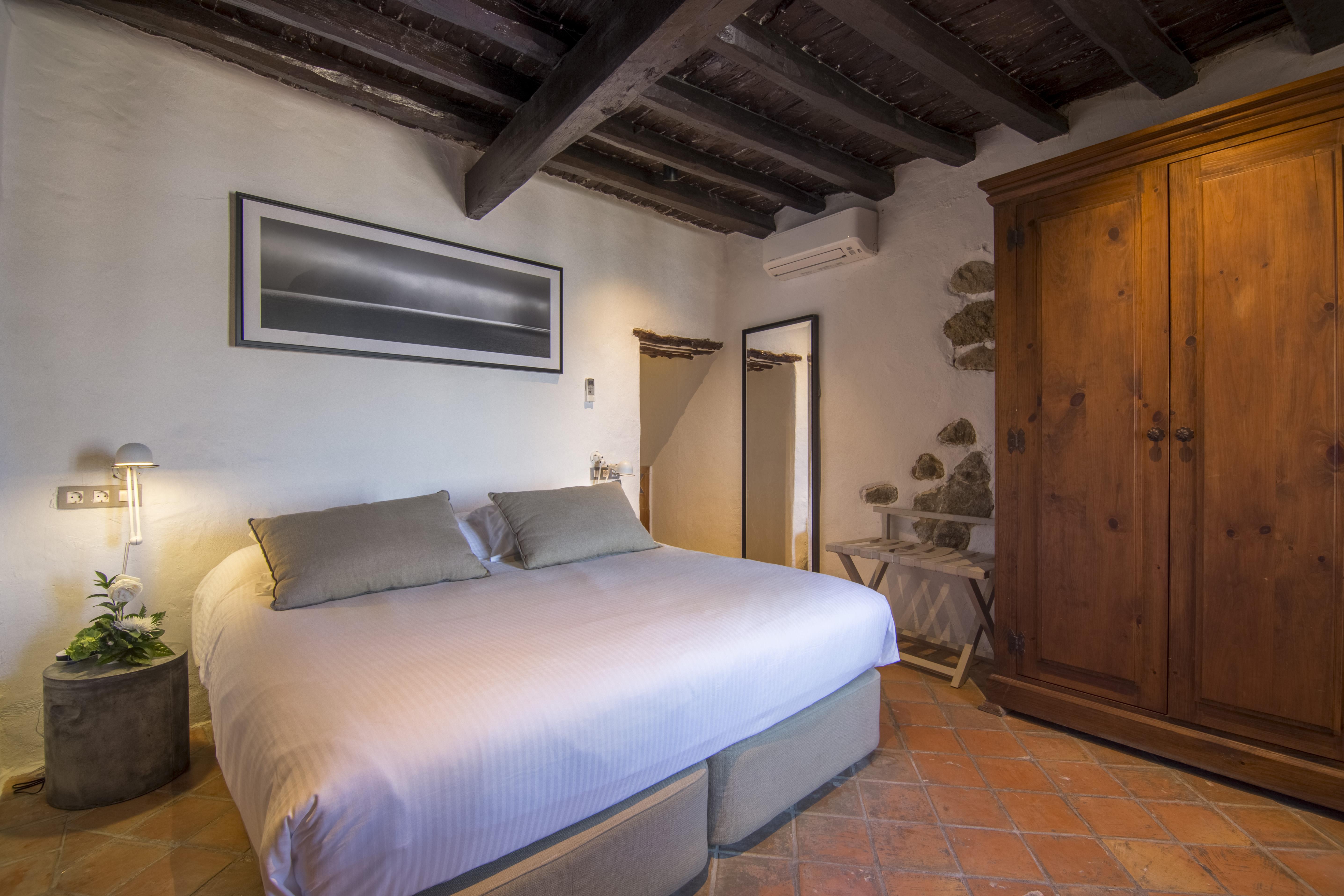 Hotel La Torre Del Canonigo - Small Luxury Hotels Ibiza Town Exterior photo